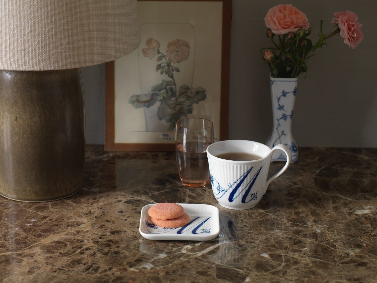 ロイヤルコペンハーゲンの大人気シリーズ「アルファベットマグ」に