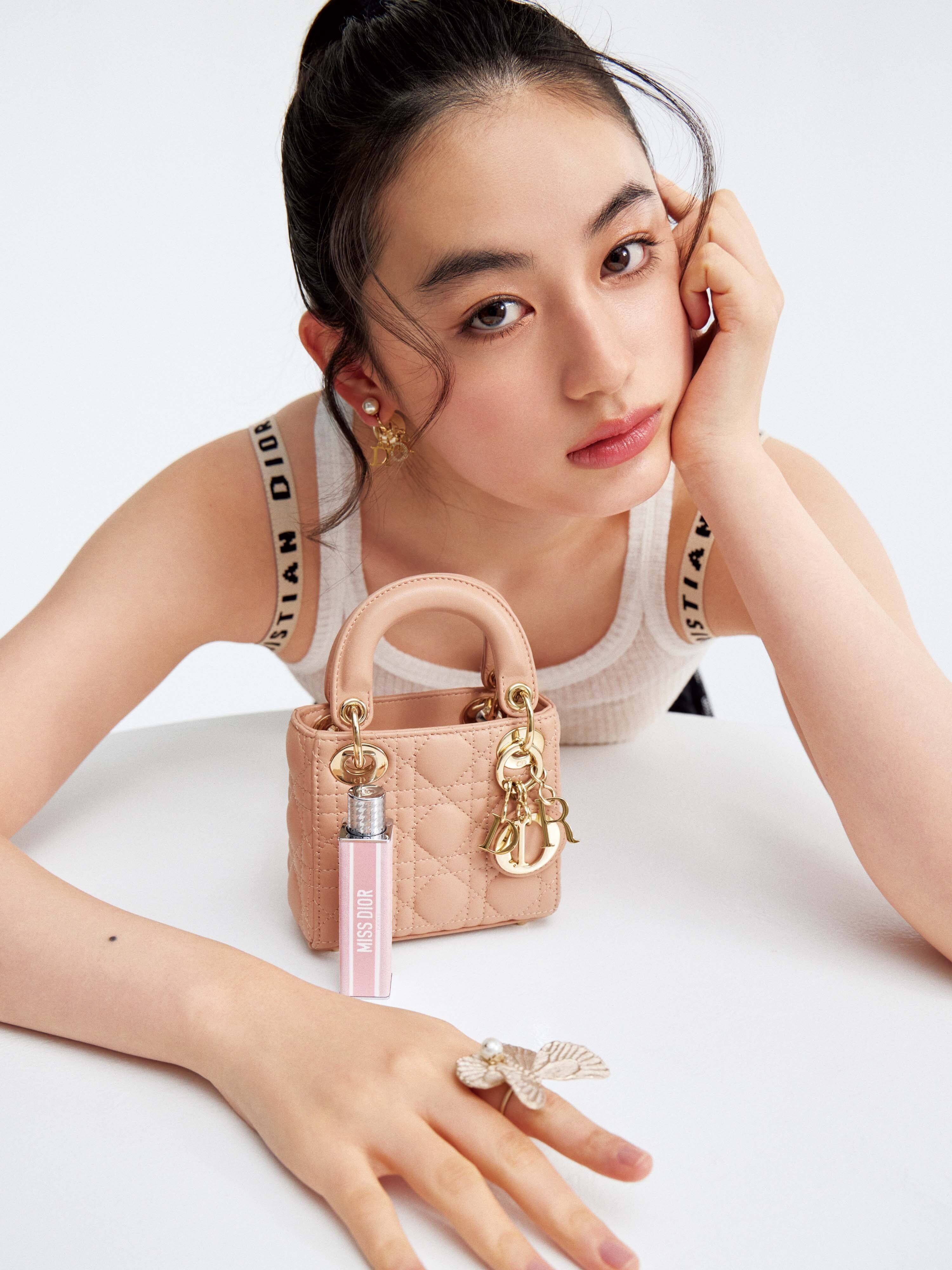 運命の香り”ミス ディオール”にスティックフレグランスが登場！