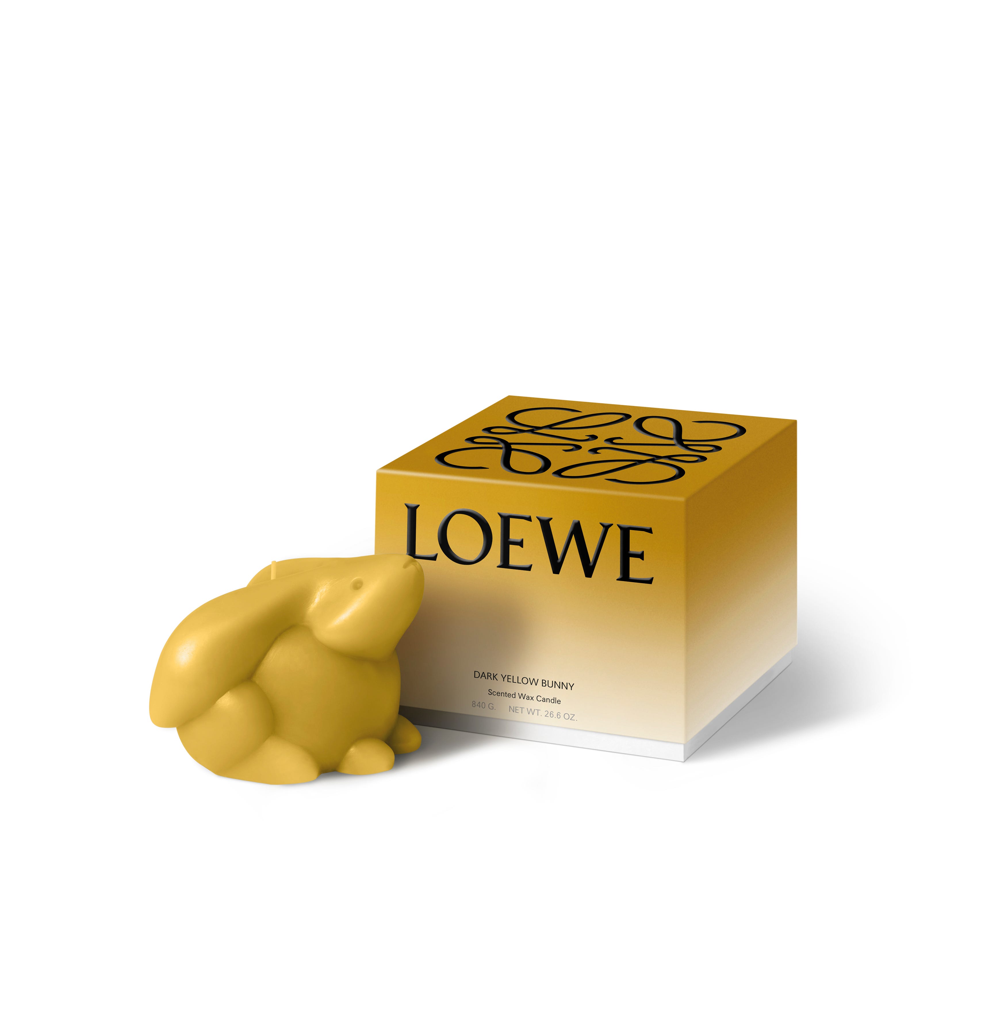 ロエベが幸運を引き寄せる“うさぎ”のキャンドルを発売