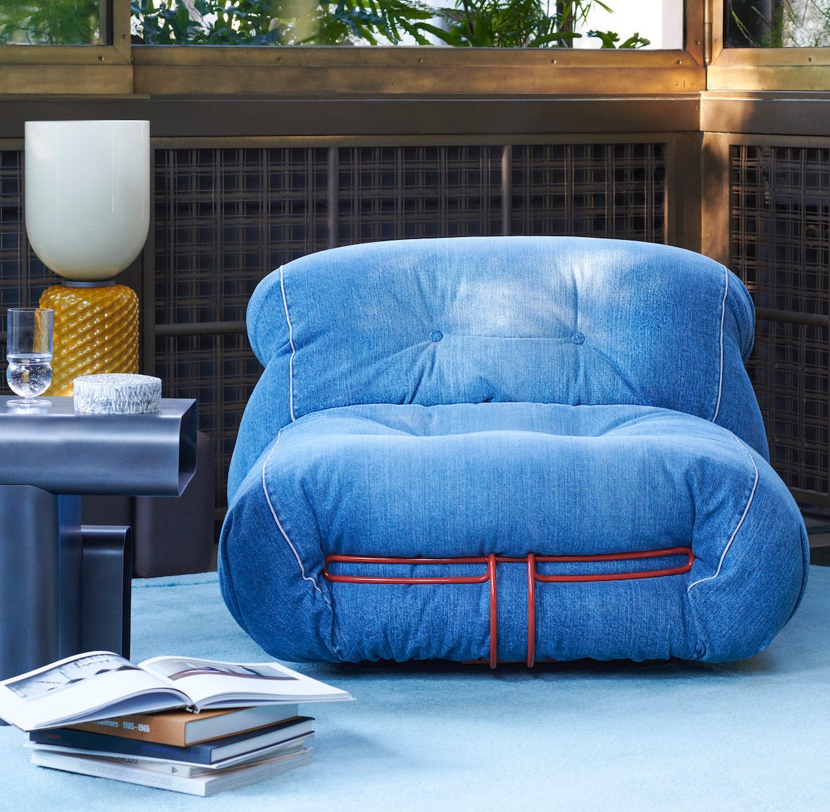 カッシーナのアイコンソファ「ソリアナ」に日本製デニムをまとった限定
