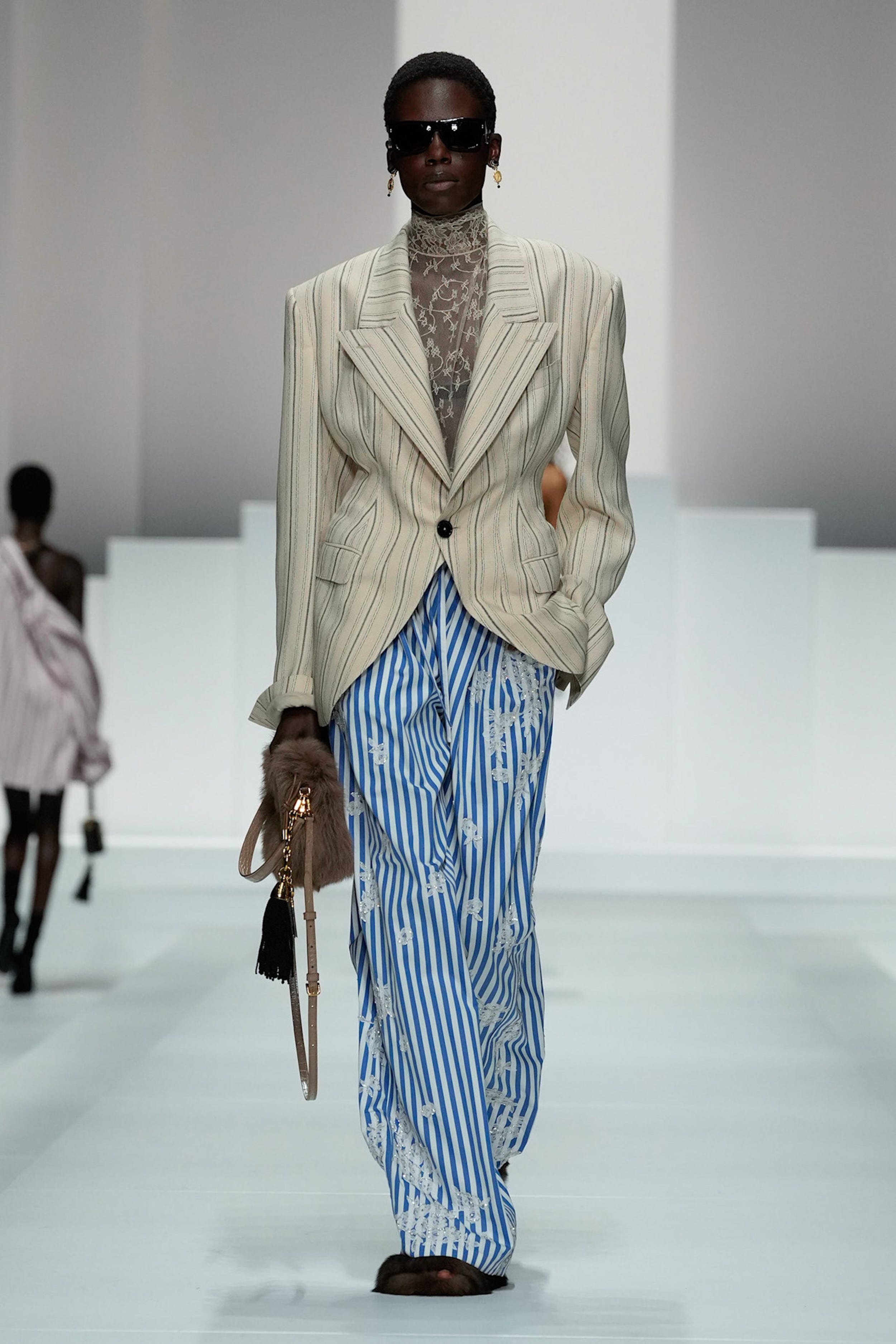 ミランダ・プリーストリー乱入！ 「ドルチェ＆ガッバーナ」のパジャマ