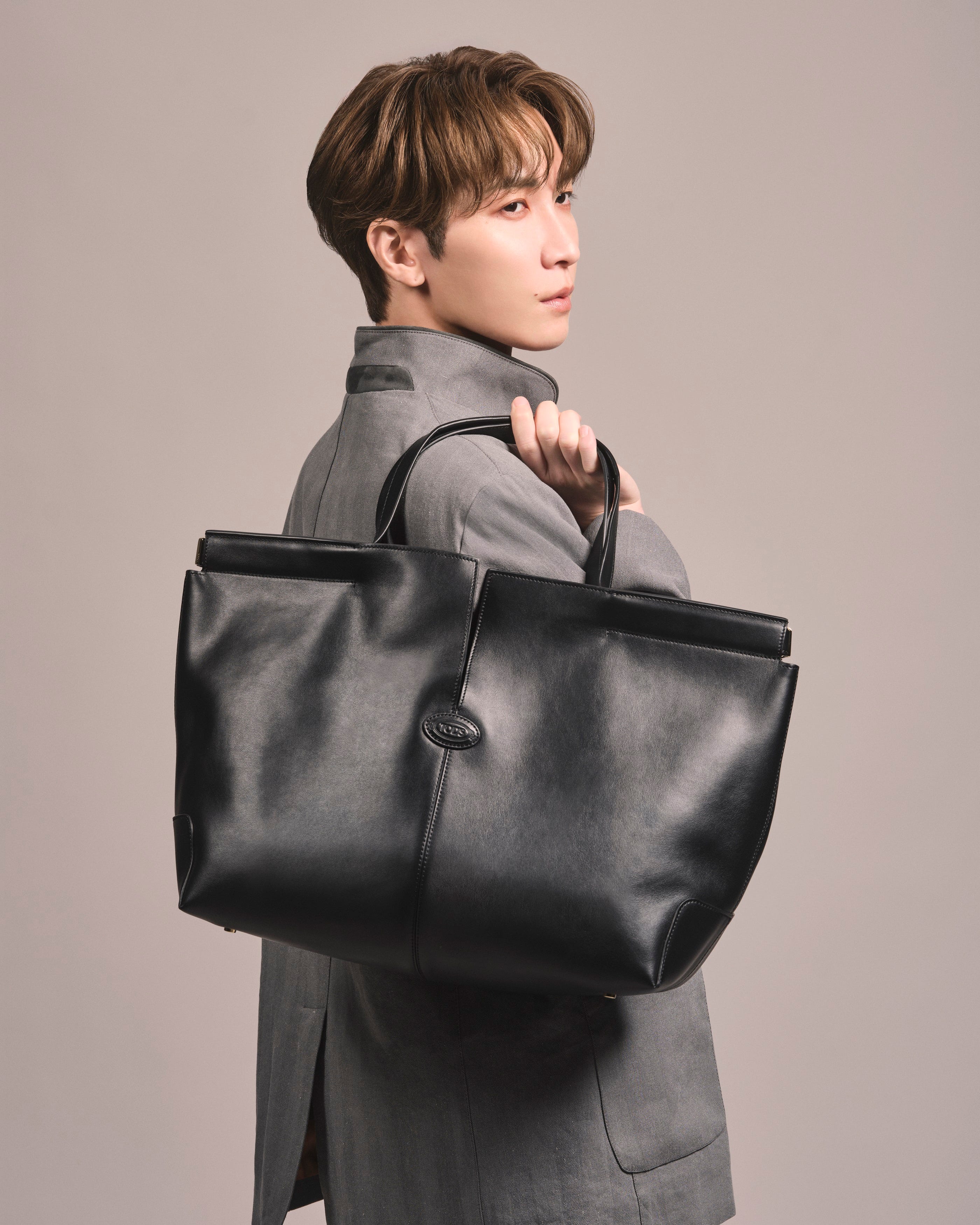 渡辺翔太が「トッズ」のブランドアンバサダーに就任｜ファッション