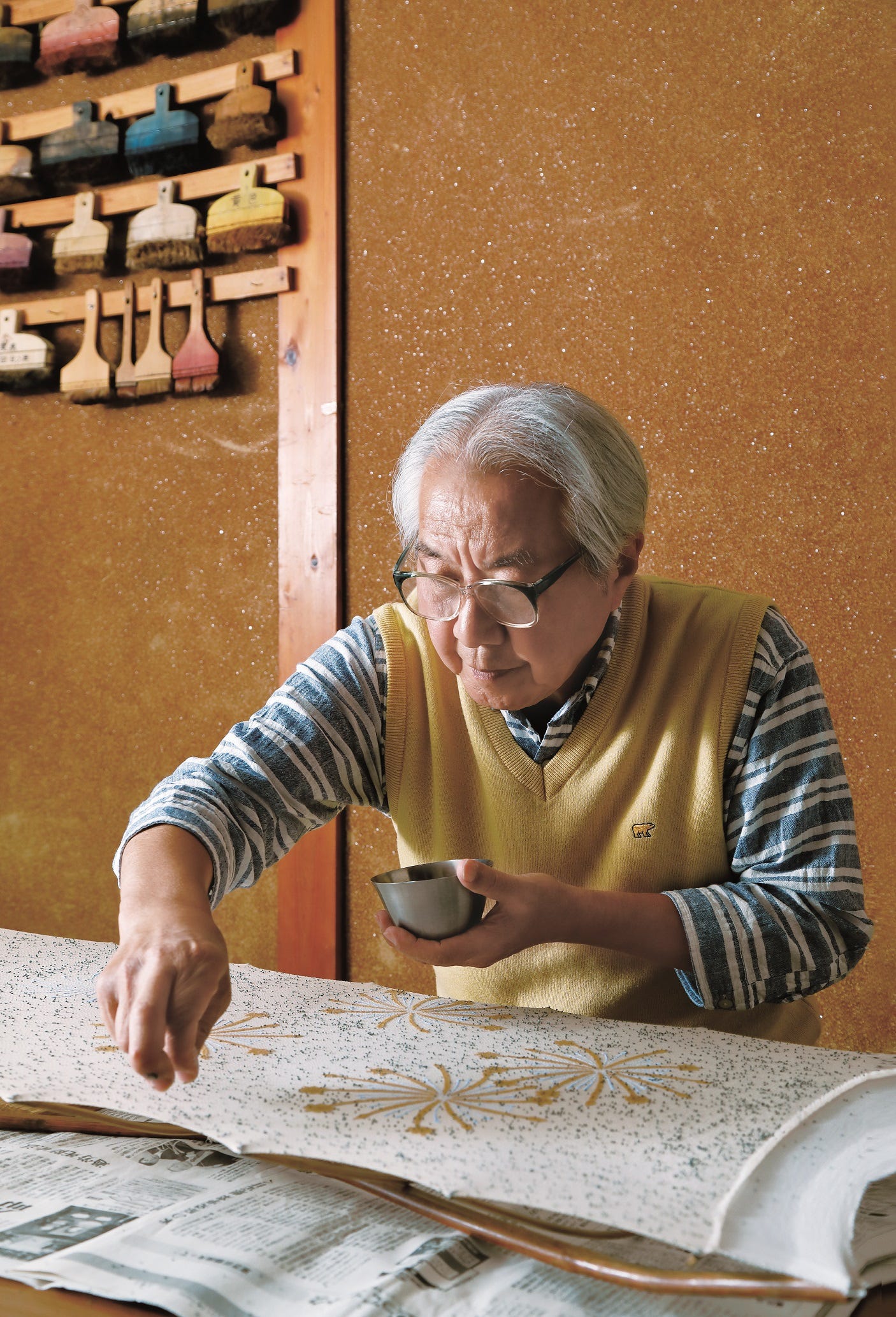 染織家を訪ねて 東 敏男さんが手掛ける精緻な「蒔糊友禅」の美〈前編〉