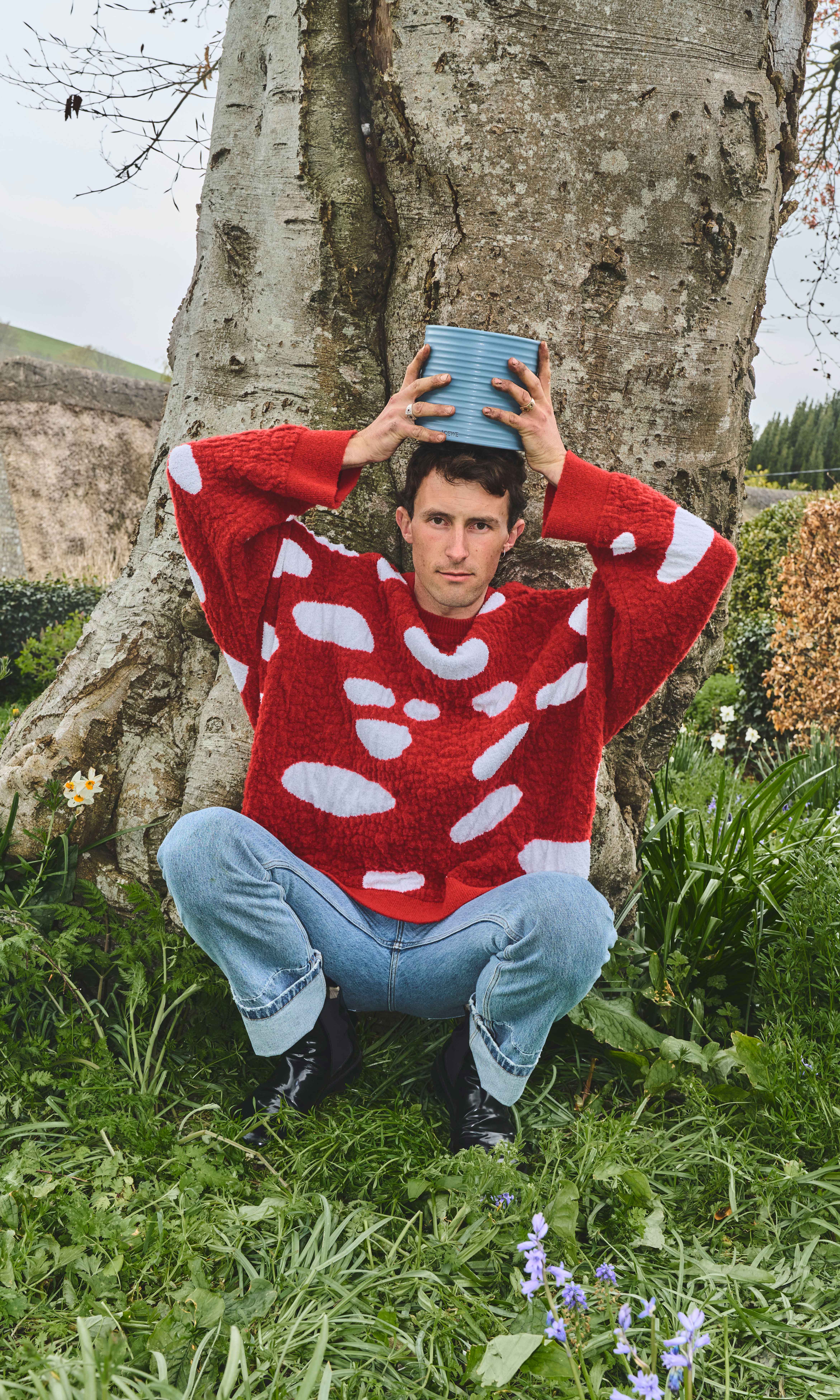 ロエベから新作のアウトドアキャンドルが登場。外で過ごすひとときを