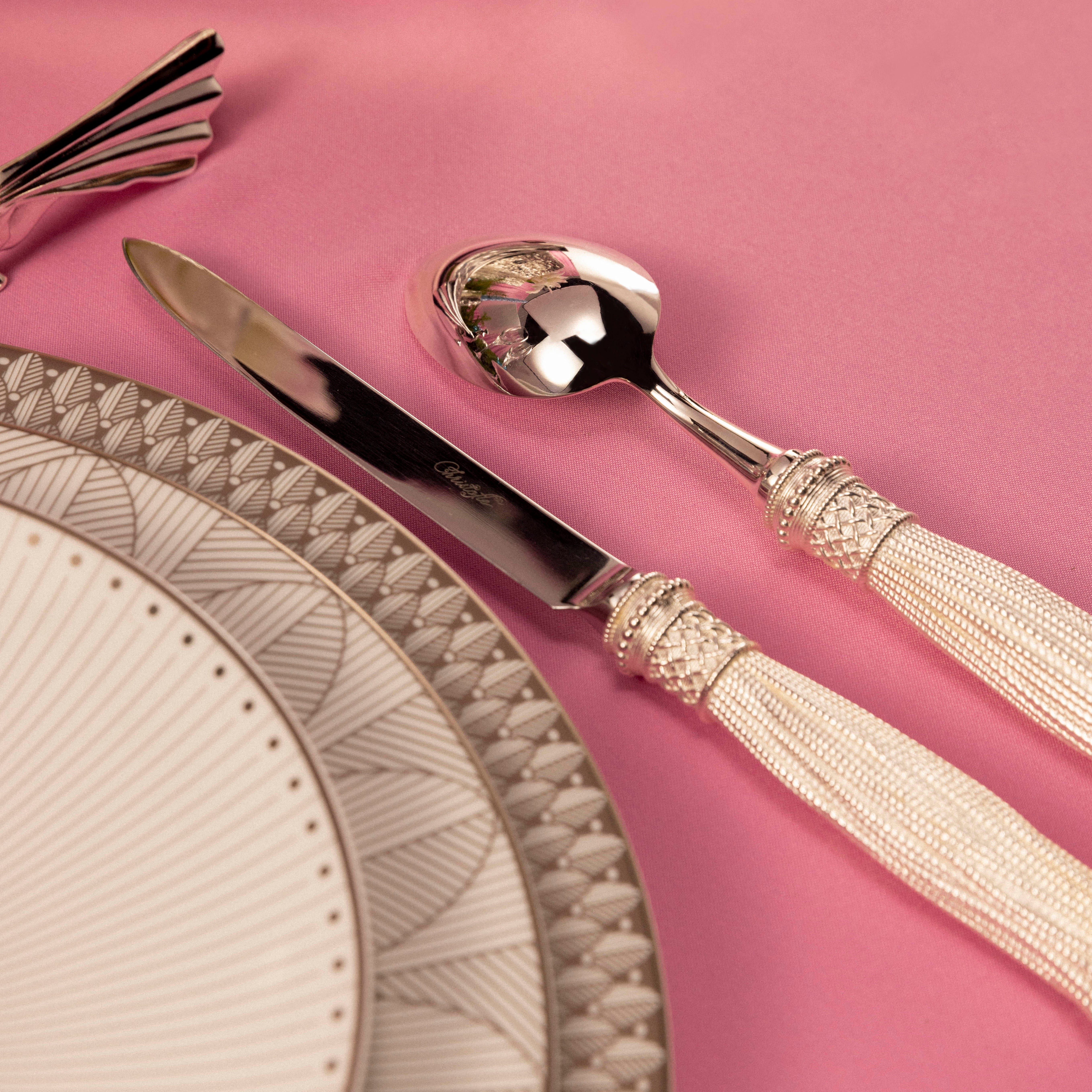 クリストフルより、ユニークな持ち手の新カトラリーコレクション