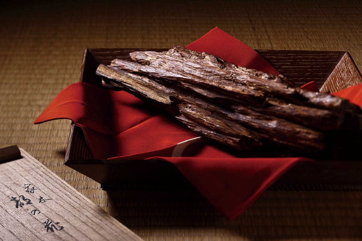 香を「聞く」文化、香道の世界。志野流香道二十一世家元継承者、蜂谷宗