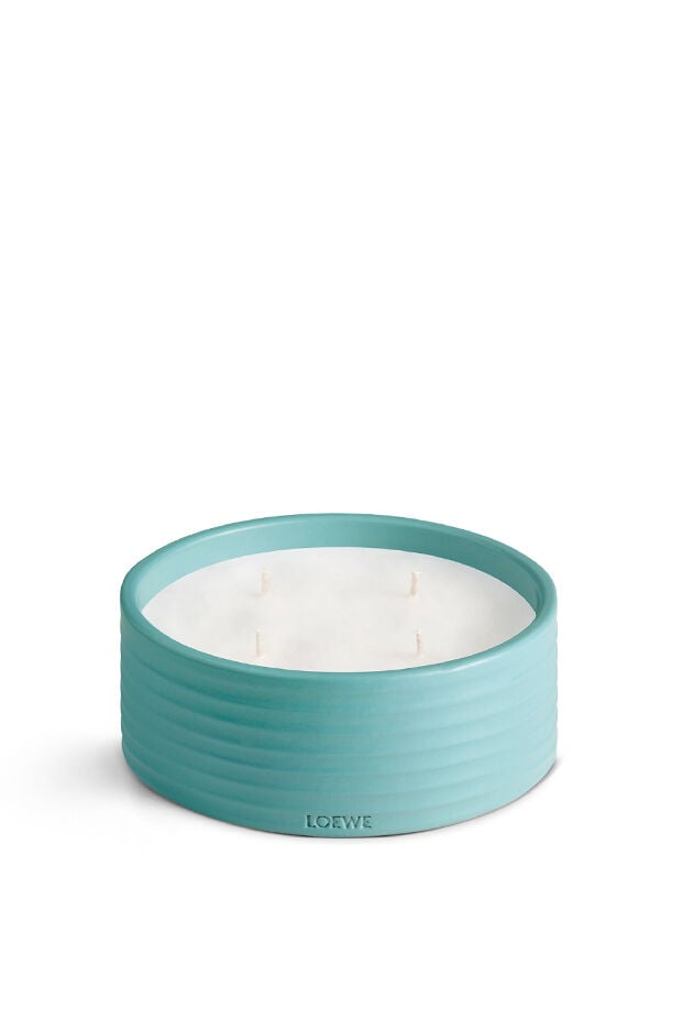 ロエベから新作のアウトドアキャンドルが登場。外で過ごすひとときを