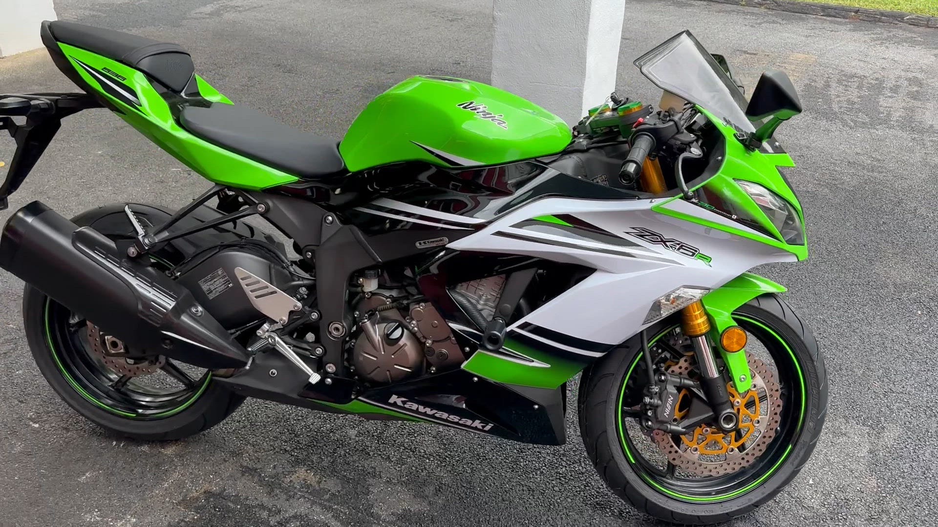 No Reserve: 964-Mile 2015 Kawasaki ZX-6R 30th Anniversary for sale