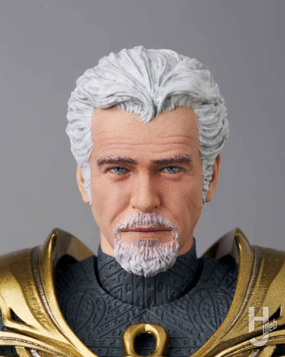 ブラックアダム』より黄金に輝く魔術師「ドクター・フェイト」が