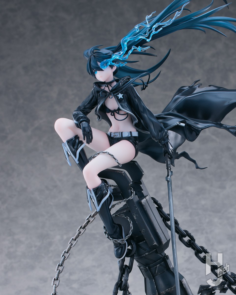 約42cmの圧倒的な存在感！huke氏の描きおろしイラストを基にした