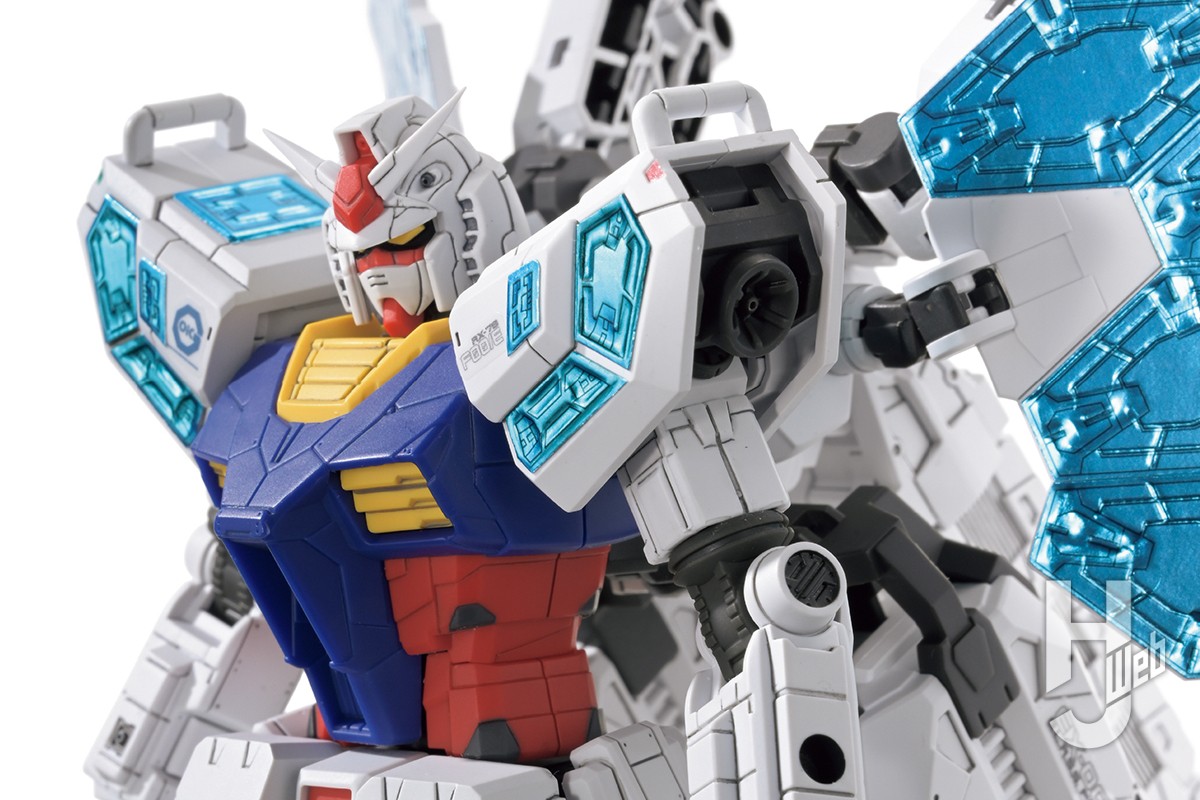 万博ガンダムこと「RX-78F00/E ガンダム」のEGを成形色を活かして丁寧