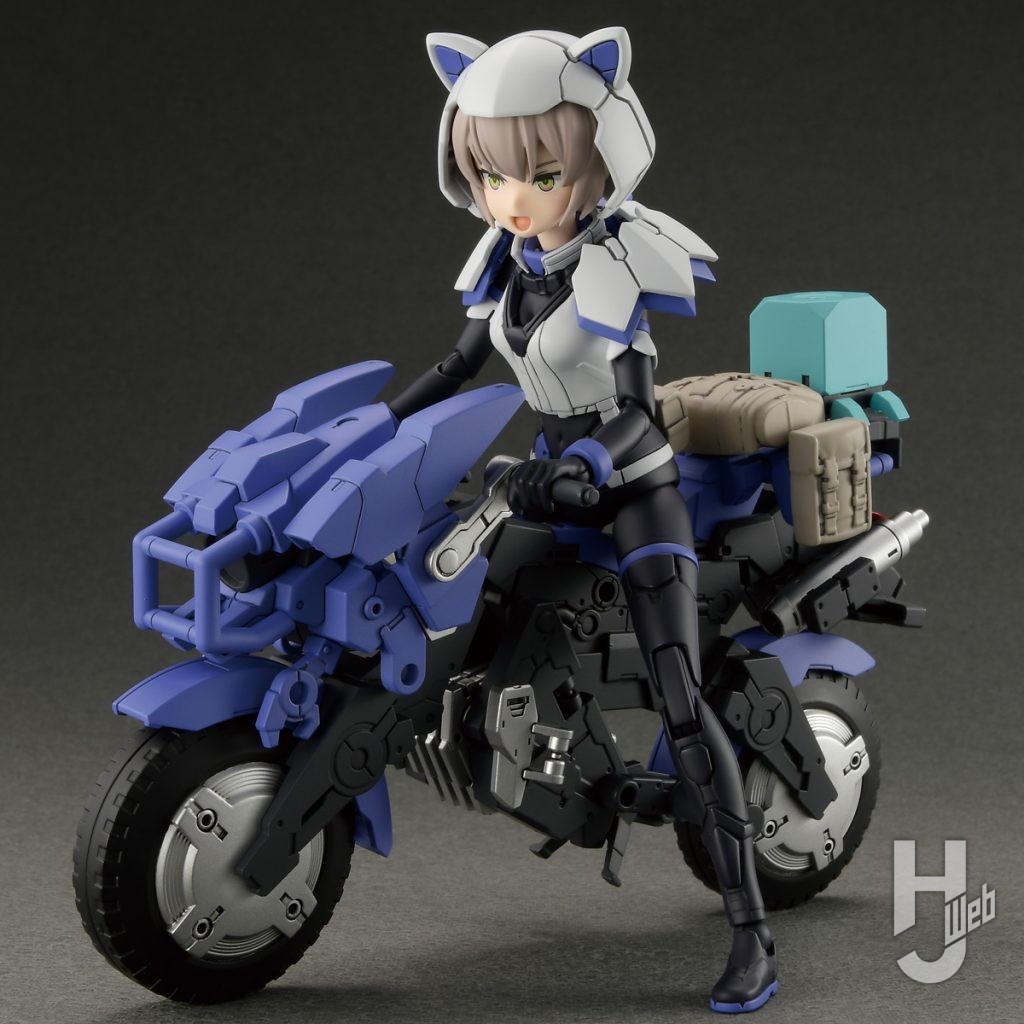 30MS ニャレンティ＝ニャボロ」をバイクで旅するライダー風に