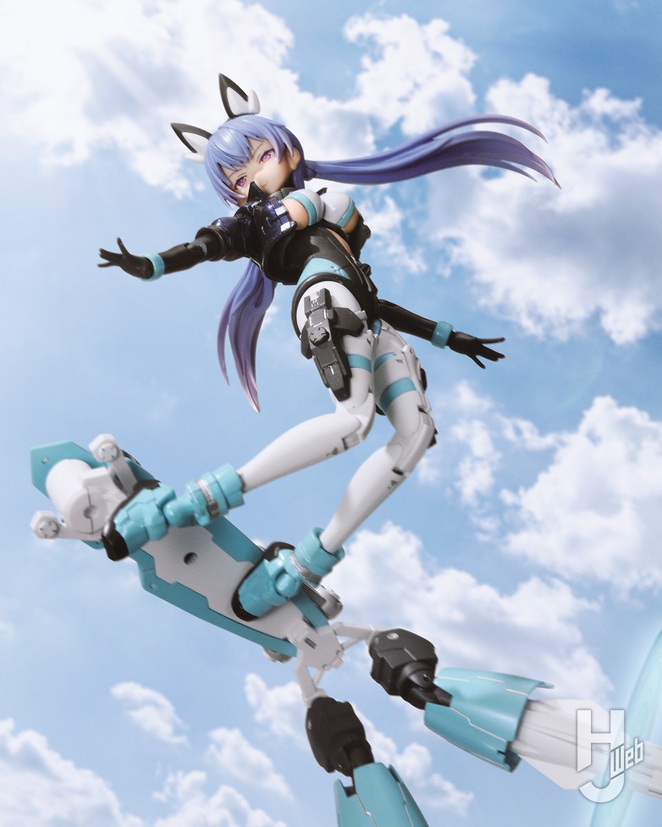 30MS生粋のライダー「ライディラ」をホバーボードで華麗に舞う