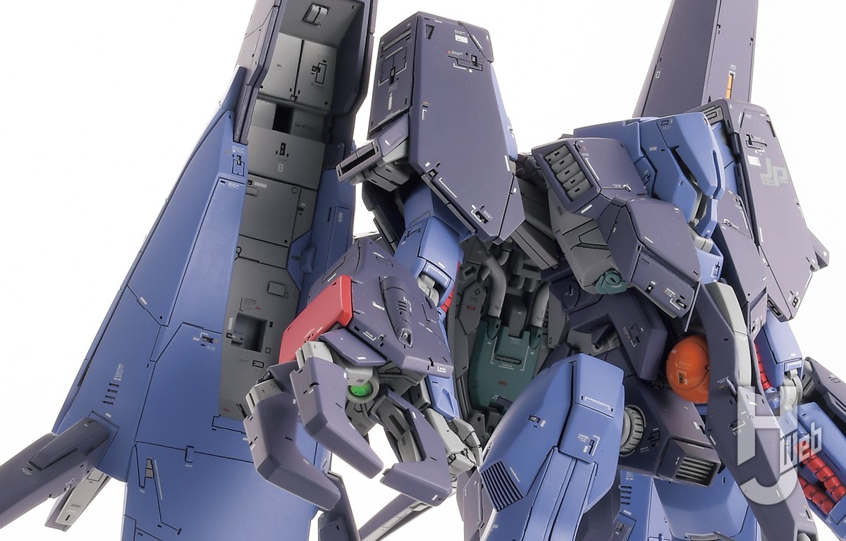 ガンプラ部門 金賞】スケール感を狂わせる緻密な工作と塗装センスに