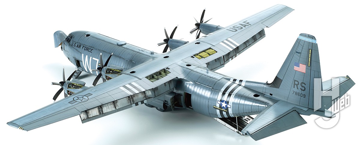 軍用輸送機「C-130J-30」の最新キットをとことん遊び倒す！【ズベズダ