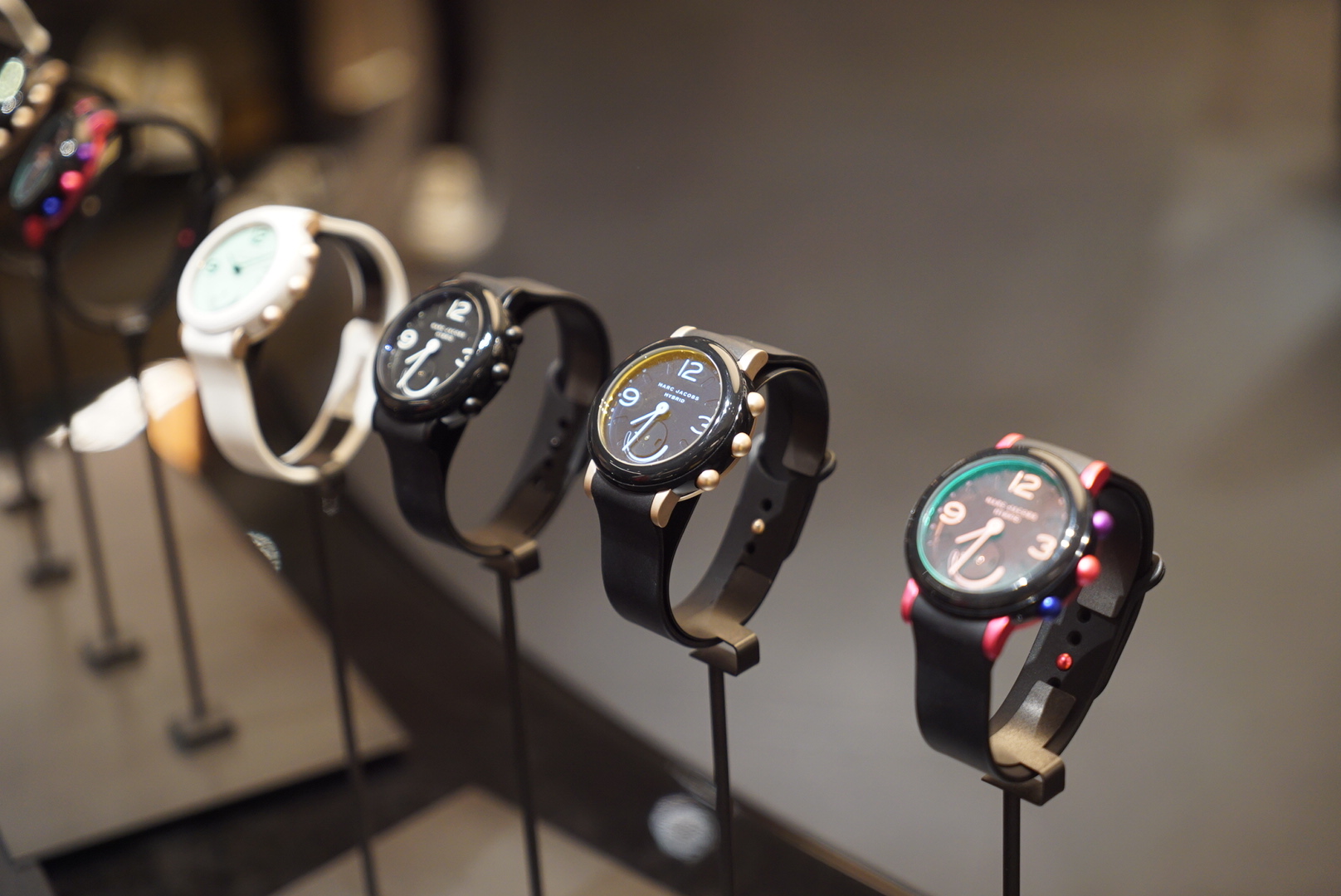 マークジェイコブスで発見！】iPhone連動のスマートウォッチ