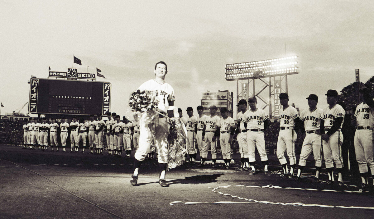 記憶に残る「ミスタープロ野球」長嶋茂雄さんの現役最後の日は涙、涙