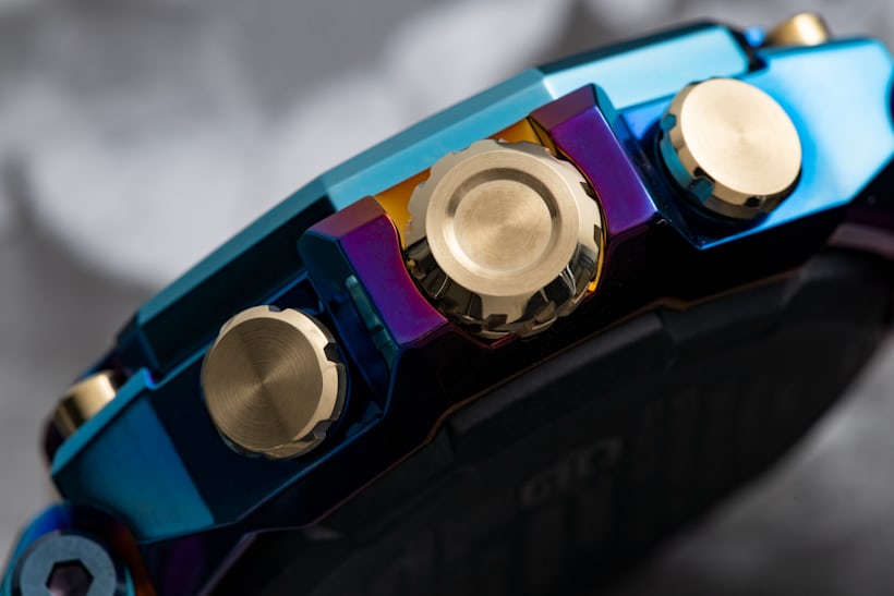 青」から飛び立つG-SHOCK「ブルーフェニックス」 - Hodinkee Japan