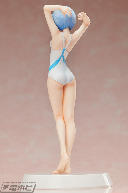 ヱヴァンゲリヲン新劇場版』綾波レイがスポーティーな水着姿で