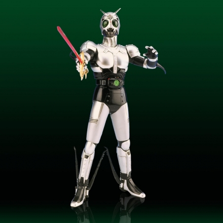 仮面ライダーBLACK」と「シャドームーン」のソフビ組立キットが海洋堂