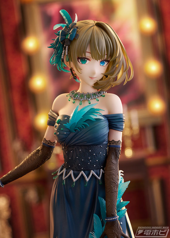 Pretty Liar」時の気高く美しいロングドレス衣装姿で降臨！『アイドル