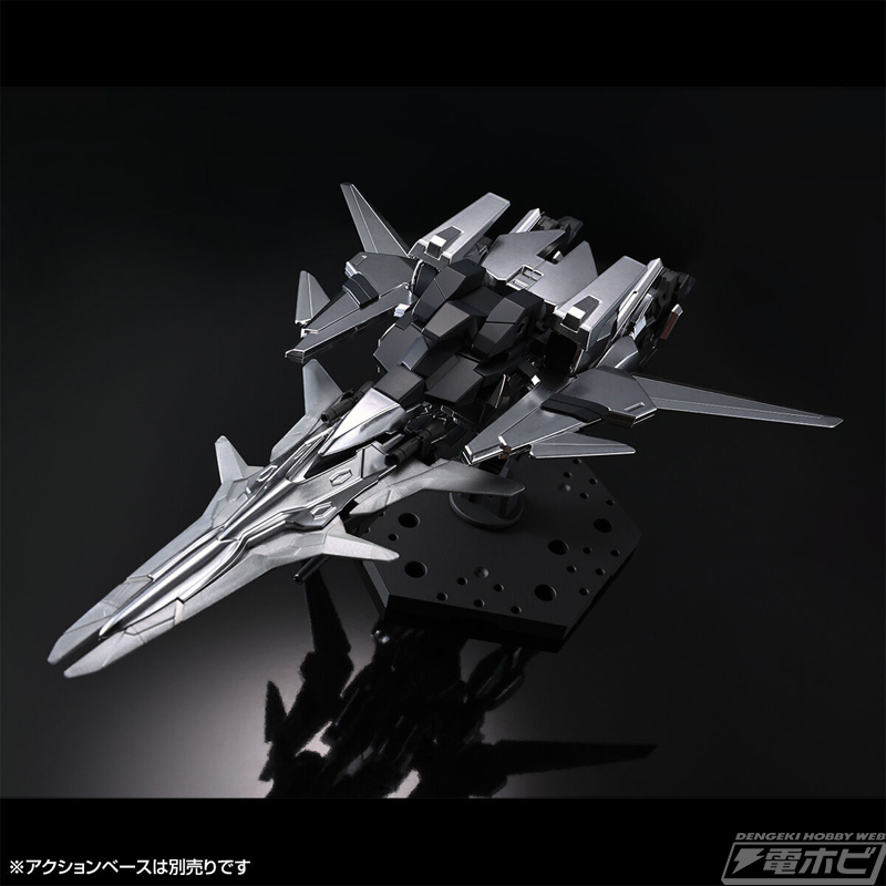 ウェイブライダーへ変形可能！『機動戦士ガンダム：銀灰の幻影