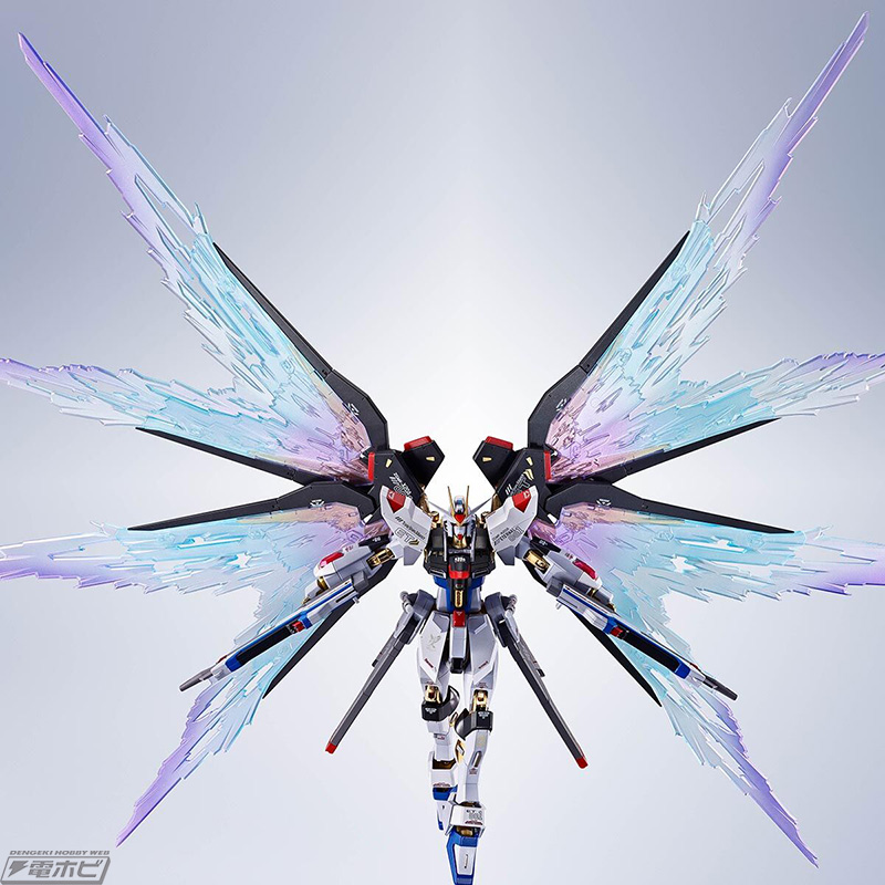 大ボリュームの光の翼が付属！『機動戦士ガンダムSEED DESTINY』METAL