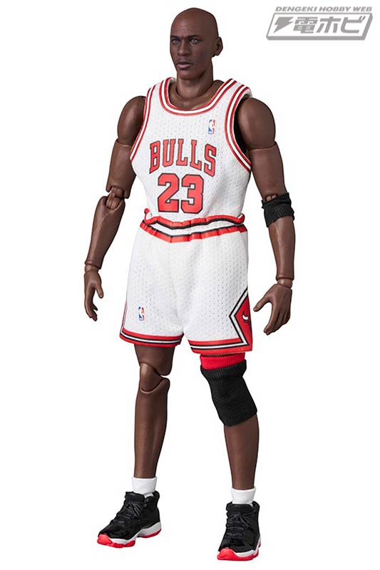NBAシカゴ・ブルズのホームユニフォームを着た「マイケル・ジョーダン