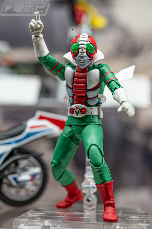 S.H.Figuarts（真骨彫製法）」仮面ライダーBLACK RXが初展示！V3と