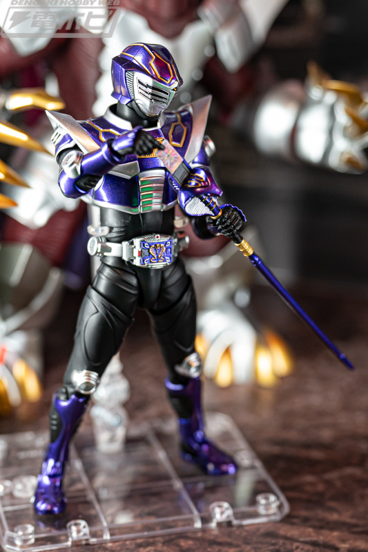 S.H.Figuarts（真骨彫製法）仮面ライダー龍騎」ナイト、ゾルダ、王蛇が