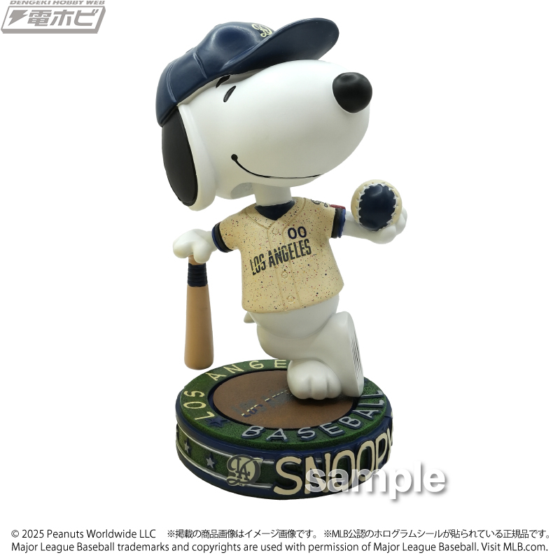 スヌーピー」がドジャースのユニフォームをまとったボブルヘッド