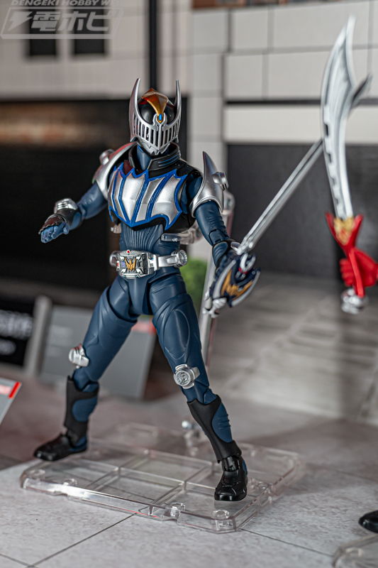 S.H.Figuarts（真骨彫製法）仮面ライダー龍騎」ナイト、ゾルダ、王蛇が