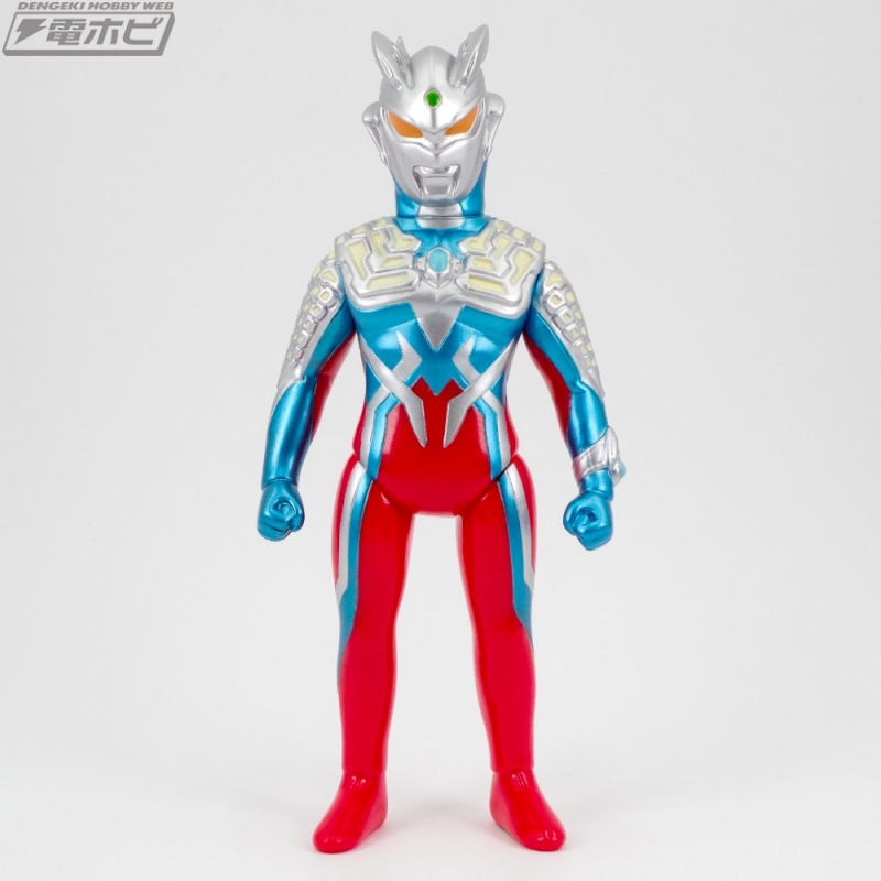 ブルマァクの伝統を受け継ぐソフビモデルの「ウルトラマンゼロ」と