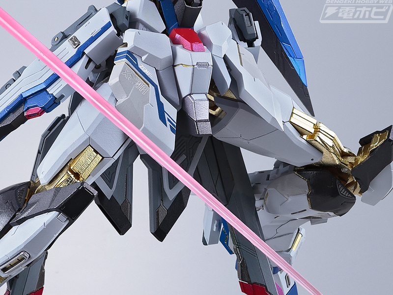 機動戦士ガンダムSEED DESTINY』細部まで作り込まれた「METAL BUILD
