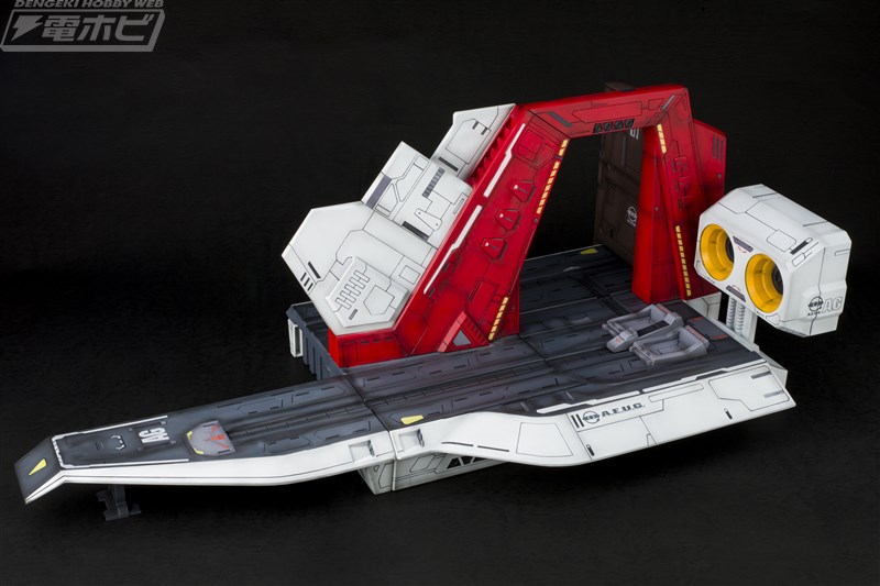 機動戦士Zガンダム』名場面再現からディスプレイ台座の製作まで