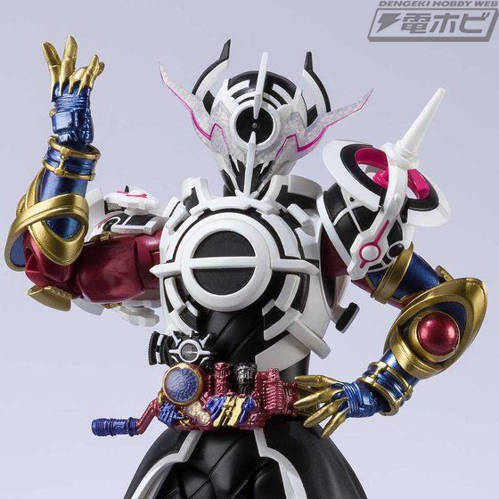 仮面ライダービルド』S.H.Figuarts 仮面ライダーエボル ブラックホール
