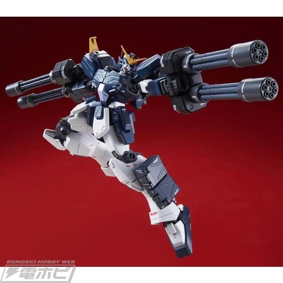 ガンプラ「MG ガンダムサンドロックEW（アーマディロ装備）」や「MG