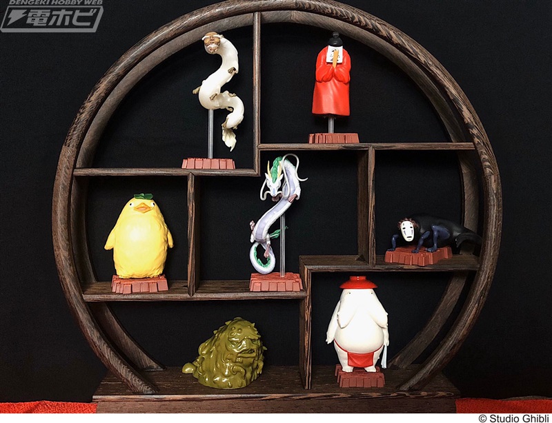 千と千尋の神隠し』に登場する神様たちのコレクションフィギュアが登場