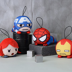 キュートなデフォルメデザインの「アイアンマン」ぬいぐるみがセガ