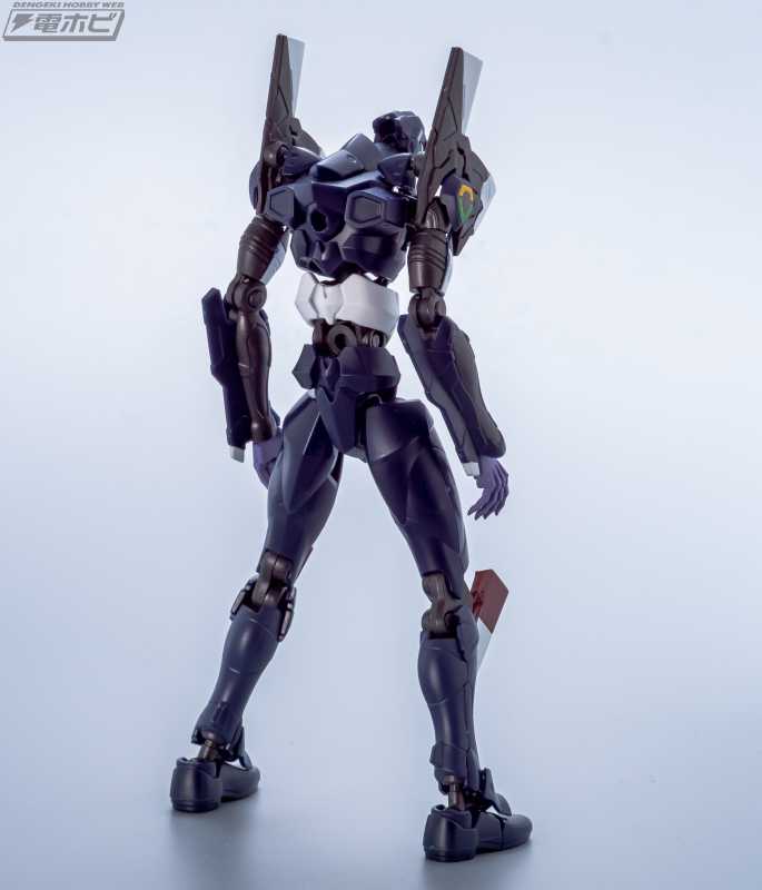 覚醒初号機、3号機、8号機αに加えてスペシャル仕様のクリアカラー初