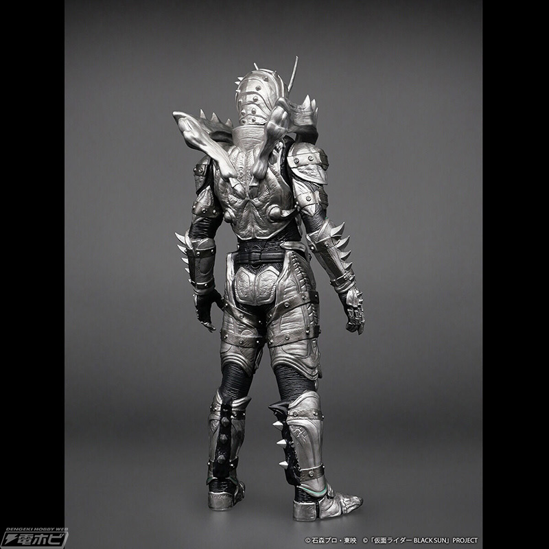 感情の高まりによって変化する複眼の発光色を採用！仮面ライダーBLACK