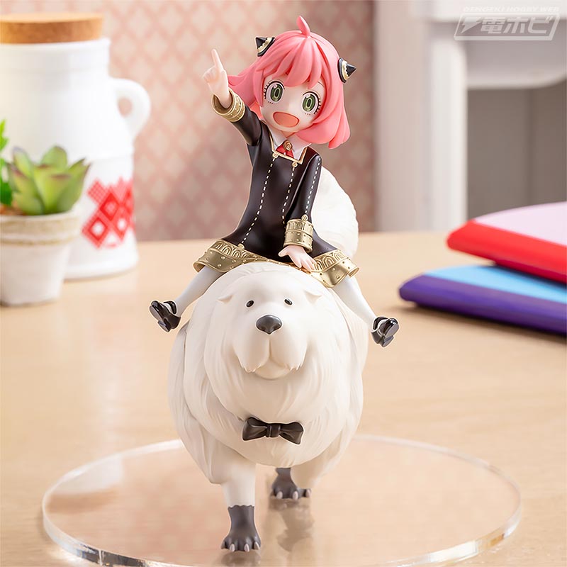 TVアニメ『SPY×FAMILY』から元気いっぱいのアーニャがボンドに乗った