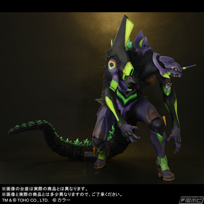 威嚇するようなポージングや大きな背びれなど見ごたえ抜群！「ゴジラ対