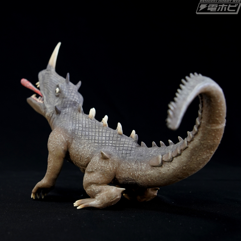 海洋堂のソフビ組立キット「大怪獣ガメラ」「冷凍怪獣バルゴン