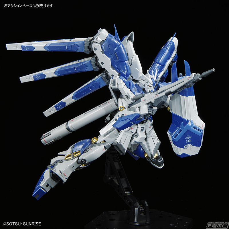 ガンプラ「RG Hi-νガンダム［チタニウムフィニッシュ］」と「HG