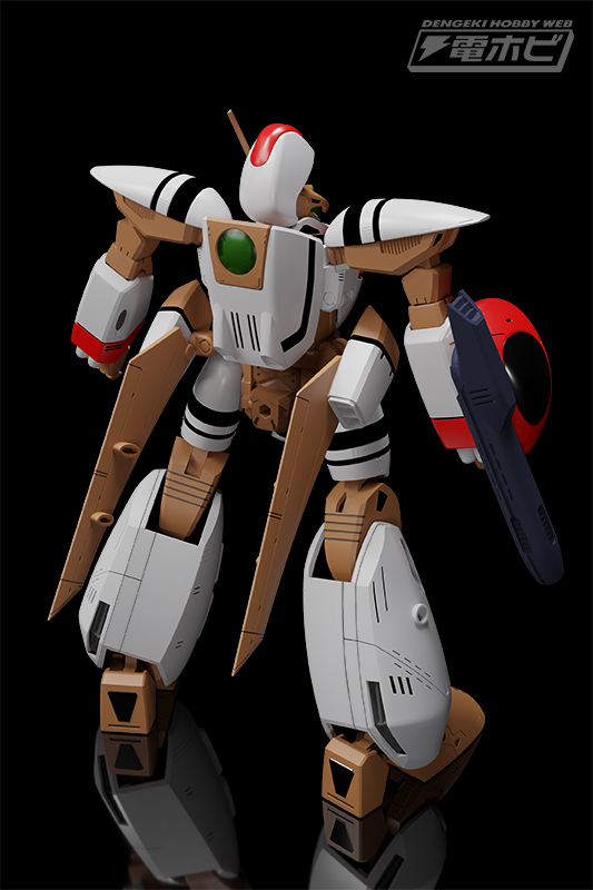 時の流れ乗り越え、驚異の4段変形プラモデルが登場！『超時空世紀