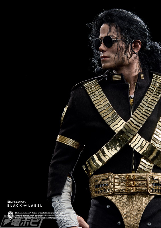 息を呑むほどリアルな姿！デンジャラス・ワールド・ツアーのステージに