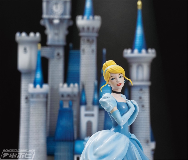 大迫力のシンデレラ城のフィギュアは必見！ディズニー創立100周年を