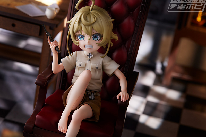 幼女戦記』ターニャ・デグレチャフが重厚感のある銃を手にした姿で