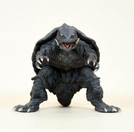 平成ガメラ三部作のガメラ（G1～G3）の未塗装ソフビキット復刻版が登場